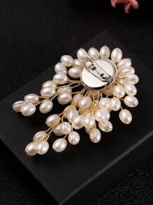 Elegant And Charming Pearl Brooch, Stylish And Handmade Wrapped Pearl Flower Decoration Brooch, Suitable For Ladies' Dinners, Holiday Gatherings, Work And Reception, Any Occasion To Wear, Is The Best Holiday Gift For Lovers.
