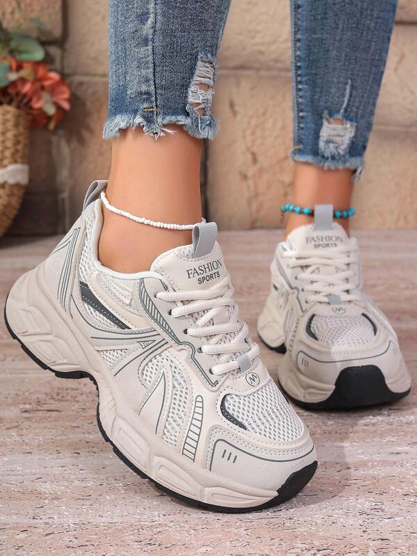 Plus Size Women Beige Sports Shoes, Student School Shoes Colorblock Fashion Sneakers Lace-Up Flat Casual Comfortable Non-Slip Trainers