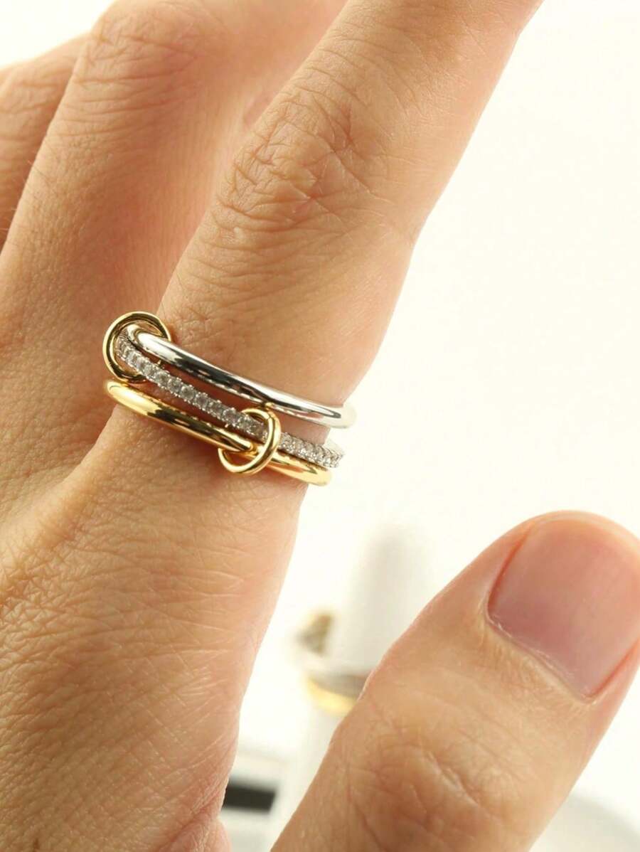 1 pieza Anillo sencillo de acero inoxidable con círculos entrelazados decorados con circonita, chapado en oro de 18K, adecuado para uso diario de mujeres y hombres, y como regalo