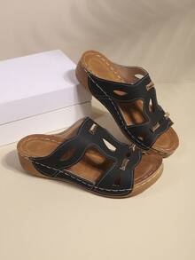 女士新款夏季露趾凉鞋，厚底，一脚蹬，圆头，露趾，腰线设计，黑白 Bic，多功能，可户外穿着的沙滩凉鞋。 - 黑色 - 查看 9