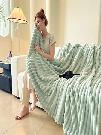 1pc Soft & Warm Milk Velvet Blanket - Halloween Modern Style, Machine Washable, Ribbed Texture, Suitable For All Seasons, Great For Bed, Sofa, Camping - Christmas Gift, Mother's Day Gift, Camping Essential, Modern Style Polyester Blanket, Room Bedroom Decor Sofa Cover Bedspread