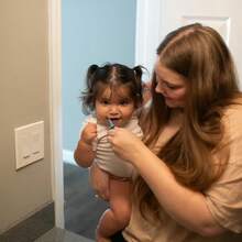 . Brown's cepillo para polvo de dientes de entrenamiento de bebé a niño, suave para los primeros dientes del bebé, elefante azul, sin BPA, 0-3 años VMFY - Elefante, Azul - Ver 9