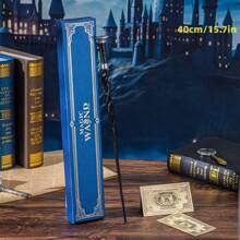 Warner Bros 1 Pieza Juego de Varita de Harry Potter - Varita de Hermione, Varita fabricada con resina finamente detallada con un núcleo de acero en su interior, perfecta para disfraces de Halloween, actuaciones en el escenario, cosplay y juegos de roles. Presentada en una caja de regalo de lujo con estampado de lámina azul, incluye un boleto de "Correo Lechuza" con estampado de lámina de ida y vuelta. Un artículo de coleccionista ideal y un regalo pensativo.