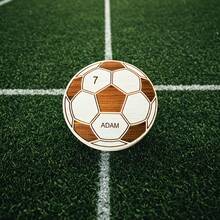 [定制] 个性化装饰，1 件，足球杯垫，足球迷礼物，刻上您自己的号码和名字，支持自定义名称和号码，运动装饰，木制工艺品