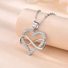 1 件欧美高端水钻镶嵌 8 字形心形吊坠项链女士