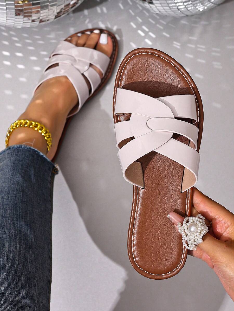 新款 H 型女士拖鞋、时尚休闲系带凉拖、罗马风格一脚蹬穆勒鞋、舒适的黑白米棕色压花设计平底凉鞋、博主推荐的 Desert Key 法国高端水钻坡跟厚底凉鞋、夏季沙滩鞋、简约室内外防臭防滑系带拖鞋、鳄鱼压花金属装饰平底鞋 - 米色 - 查看 1