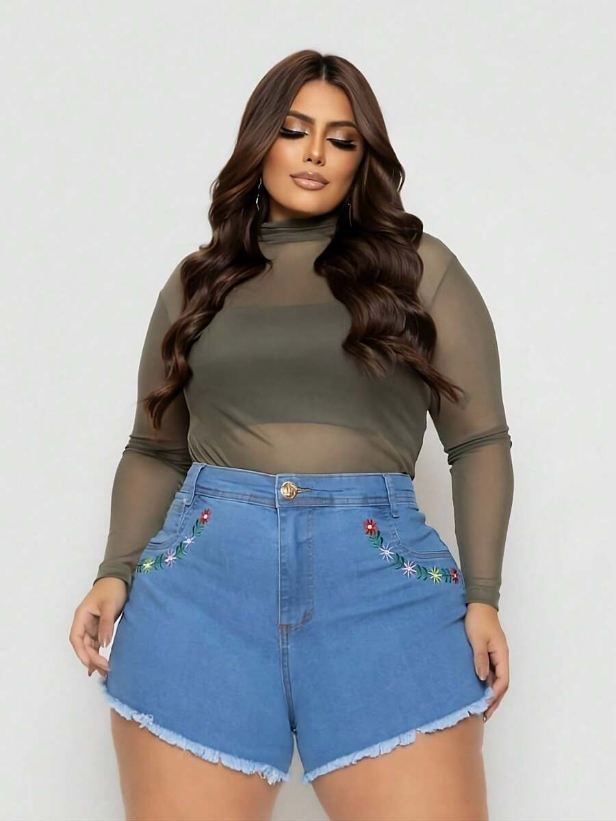 Short jeans Plus Size Feminino Crochê C/ Lycra  Desfiado