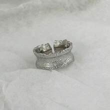 1 件银色铜纹理个性化时尚可调节开口戒指，适合女士