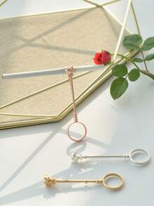 1 pieza, Soporte de cigarrillo con diseño de rosa, elegante soporte de anillo para cigarrillos, anillo de clip de dedo para cigarrillos, regalo para fumadores, accesorios de fumar