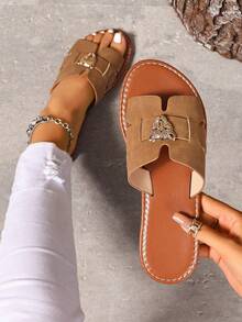 春夏新款时尚品牌H型拖鞋，女士休闲露趾凉拖，罗马风格一脚蹬穆勒鞋，黑色/米色/棕色平底舒适凉鞋，博主推荐沙漠钥匙扣法式优雅水钻厚底坡跟凉鞋，夏季沙滩鞋，浪漫法式平底圆头拖鞋，简约室内防滑户外穿鳄鱼纹凉鞋，百搭金属装饰平底拖鞋