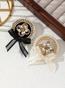 1pc Elegant Style Palace Design Rhinestone Decor Retro College Badge Metallic Flower Brooch, Luxury Jewelry Brooch For Women, Suitable For Date/Daily Wear