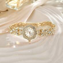 New Luxury Elegant Bracelet Watch Small Cute Female Student Full Digital Color Simple Watch Women