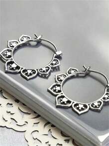 1 paire de boucles d'oreilles à design de lotus creux simple et , convient pour le bijou quotidien décontracté des femmes, cadeau