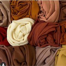 5 pièces/1 set Couleur unie et impression numérique Écharpe plissée en mousseline de soie avec perle Hijab simple mode Châle unicolore pour femmes musulmanes