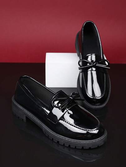 1 par de mocasines casuales de piel sintética suave con decoración de lazo para adolescentes, con puntera redonda, planos y cómodos, zapatos slip-on de moda, apropiados para estudiantes, uso diario, vacaciones, fiesta y campus