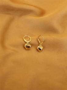 1 paire de boucles d'oreilles pendantes minimalistes en forme de cœur, à la mode et élégantes, idéales pour le quotidien, les fêtes et les voyages. Cadeau idéal pour vos amies.