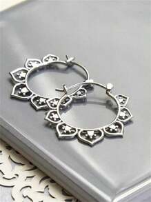 1 paire de boucles d'oreilles à design de lotus creux simple et , convient pour le bijou quotidien décontracté des femmes, cadeau