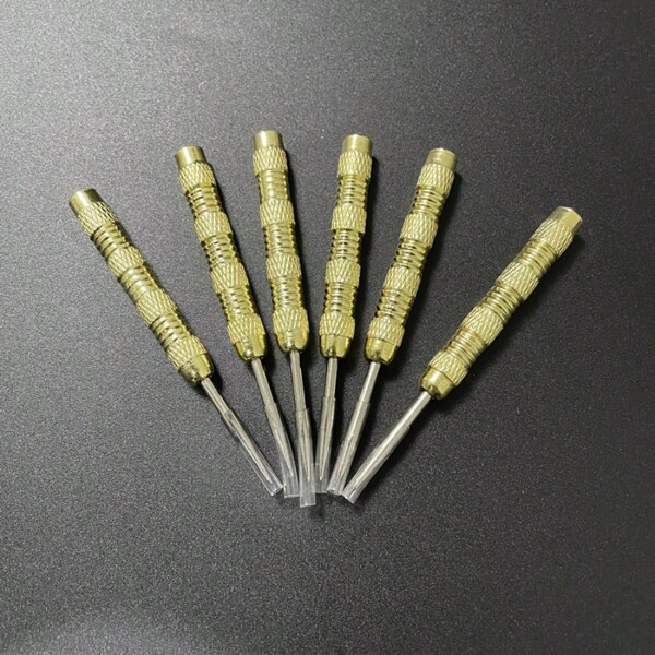 Yernea 12 pièces/set de fléchettes en fer de 13 g/0,46 oz avec finition électrolytique, fléchettes jaunes magnifiquement sculptées. Accessoires de fléchettes de sports et de loisirs avec embouts en acier