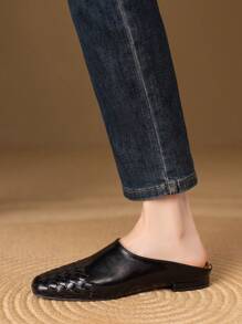 Summer Black Closed Toe Flat Shoes Women's Wine Red Flat Slip-On Shoes Flat Woven Mule Slip-On Shoes