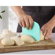 1pc Large Plastic Scraper, Dough Cutter Blade Flour Scraper Baking Tool - Pink - View 3