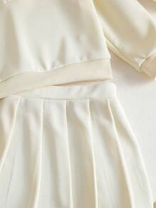 2pcs/Set Young Girl Casual Polo Collar Embroidery Top And Pleated Skirt