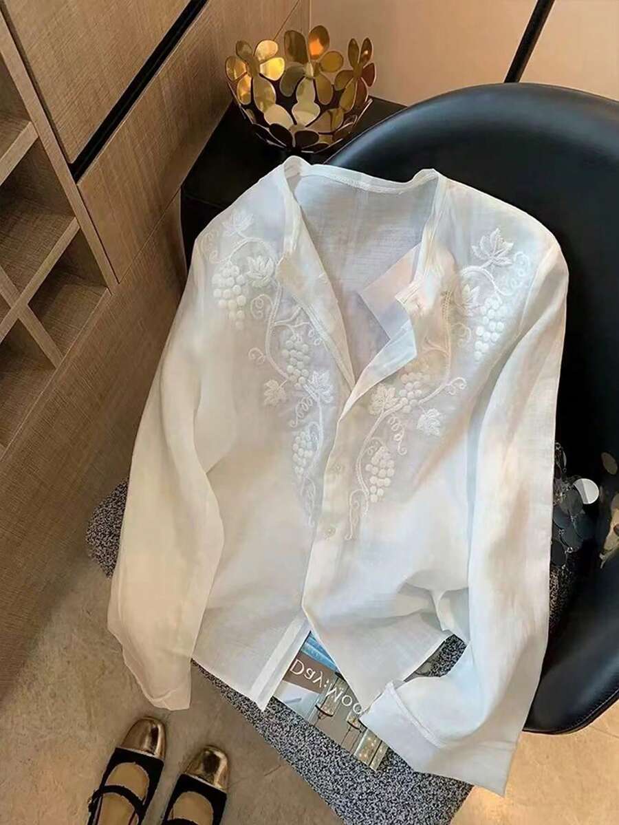 Camicia a maniche lunghe di colore solido Look Polly per donna, casual monopetto alla moda, abiti da donna bianchi per l'autunno, magliette con grafica ricamata, abbigliamento per il ritorno a scuola, stile "old money" per outfit da donna bianchi per feste - Bianco - Visualizzare 1