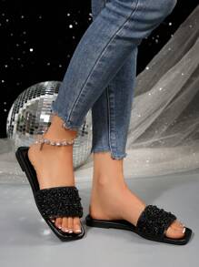 Nuevas sandalias holgadas de moda con adornos de perlas y cristales, punta cuadrada anti-deslizante, versátiles para playa/resort, para mujer de talla grande