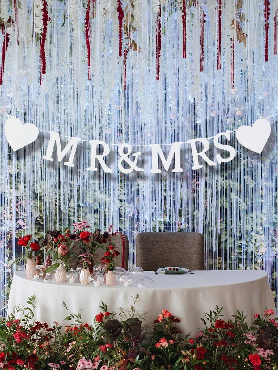 1 paquete, 2 piezas Sr. y Sra., decoración vintage de boda para sala de bodas, bandera de tiro blanca, flor de tiro vintage, pancarta de casados, bandera de papel, accesorios de cabina fotográfica, letrero, guirnalda para parejas adultas, decoración de escena interior y exterior, decoración de pared para boda, fiesta de verano en la playa - Blanco - Ver 1