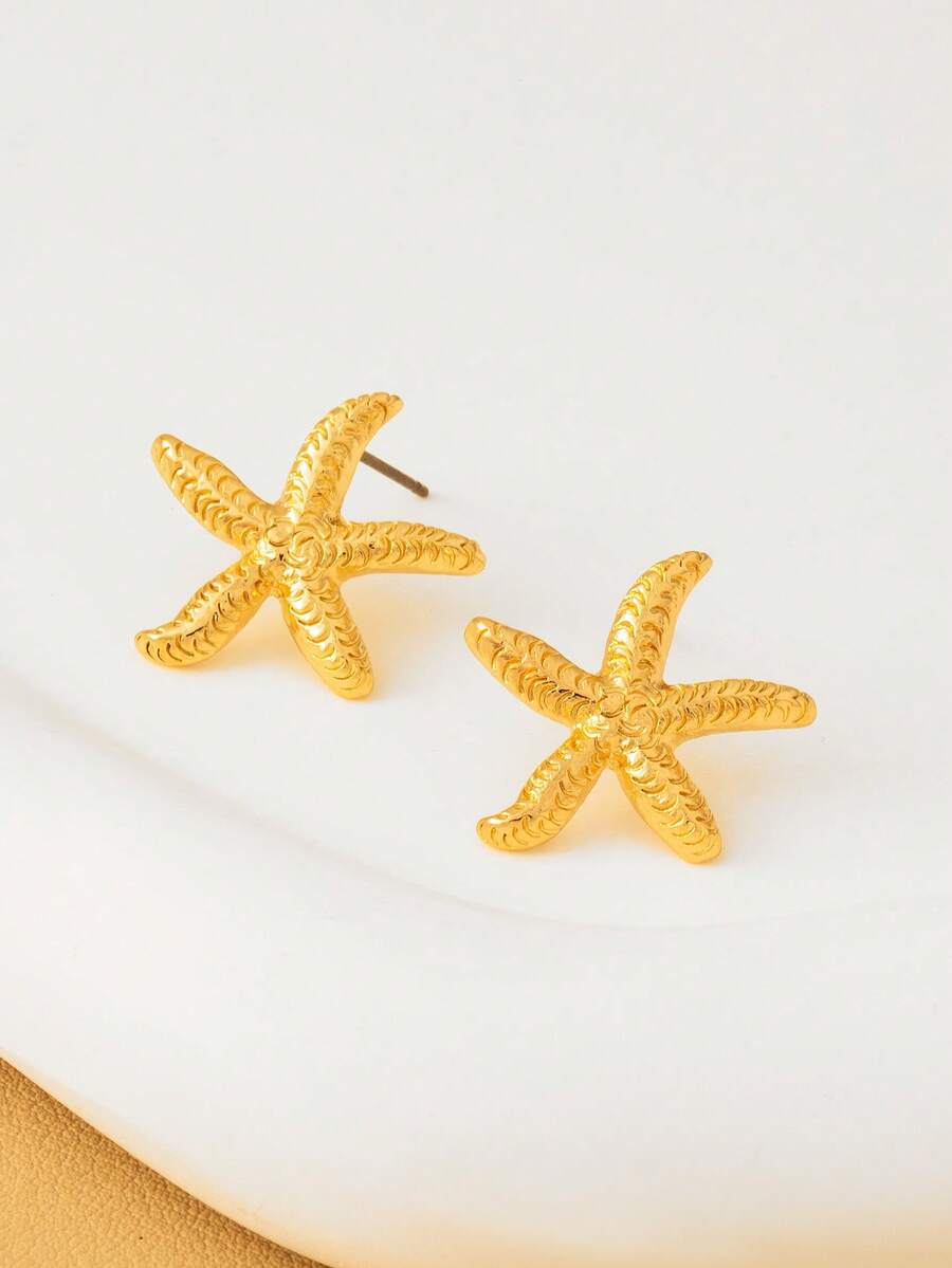 一对时尚金色海星和新月设计耳环，别致的海滩度假风格