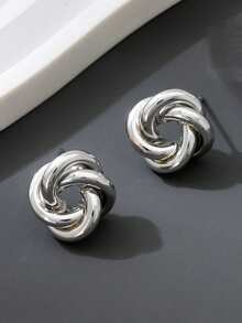 1 Pair Stylish Twisted Metal Minimalist Geometric Silver Twist Clip-On Earrings - Silver - View 2