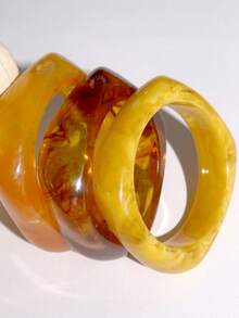 1 件极简主义不对称几何树脂琥珀和橙色扎染堆叠手链，适合女友、日常、度假、派对场合（树脂扎染颜色可能每批不同，3 件套包含 2 个黄色）（请参考尺码表，尺寸不合适概不退货） - 彩色 - 查看 3