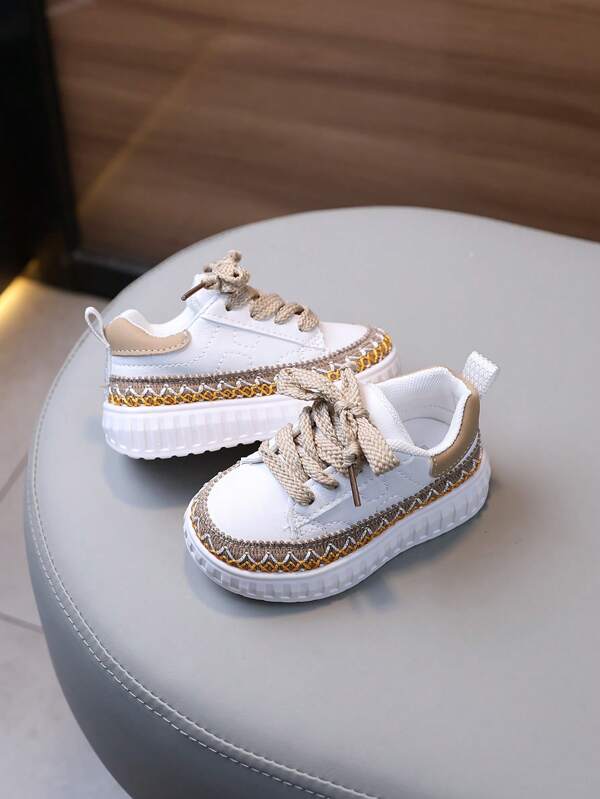 1 Pair Children's Casual Shoes, Feature White Uppers With Light Brown Laces, Heel Decor, And Woven Trim Detail, Simple Yet Playful Design, Soft And Fashionable, Perfect For Various Outfits, A Great Pick For Little Ones