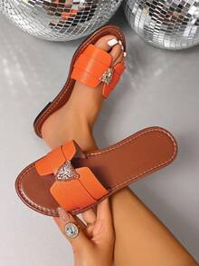 Dép lê hình chữ H mới cho nữ mùa xuân/hè, dép xỏ ngón phong cách La Mã thời trang giản dị, màu đen, màu be, màu nâu dép đế bệt thoải mái, dép đế xuồng đính đá Rhinestone thanh lịch kiểu Pháp Desert Key được Blogger khuyên dùng, giày đi biển mùa hè, dép đi trong nhà/ngoài trời tối giản, dép đế bệt họa tiết cá sấu, đồ trang trí kim loại đa năng - trái cam - Xem 3