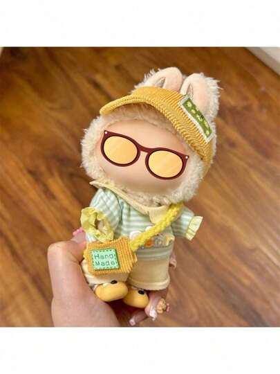 4/7 قطعة طقم ملابس صيفي لدمية 17 سم، يشمل قبعة + ملابس علوية + بنطلون + حقيبة ظهر + أحذية + نظارات، مناسب للعودة إلى المدرسة والتخرج وعيد الميلاد والمناسبات الترفيهية (نمط الدمية عشوائي)