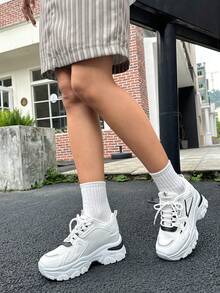 DareSee 女士字母图案系带坡跟运动鞋，运动休闲鞋，适合音乐节、Y2K 节日、返校季、秋季、圣诞节、冬季等场合，也是圣诞礼物的理想之选。