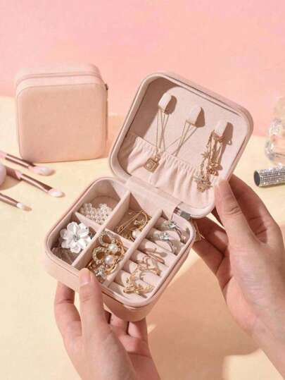 1/12 Piezas Caja de almacenamiento de joyas cuadrada de PU, Caja de joyas portátil, Organizador de tocador, Caja de joyas de viaje de verano, Caja de exhibición de joyas portátil de múltiples capas, Caja de regalo de almacenamiento, Tapa abatible minimalista, Impermeable de gran capacidad, Adecuado para anillos, collares, aretes, relojes, lápices labiales y otros artículos de joyería, Decoración de dormitorio, Artículos de viaje al aire libre, Con cierre de botón, Estilo internacional elegante, Adecuado para viajes y hogar, Adecuado para niñas, Regalos, Vacaciones, Bodas para Organizador de almacenamiento de mujeres Artículos esenciales de viaje Regreso a la escuela Almacenamiento de dormitorio