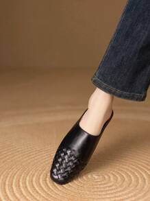 Summer Black Closed Toe Flat Shoes Women's Wine Red Flat Slip-On Shoes Flat Woven Mule Slip-On Shoes
