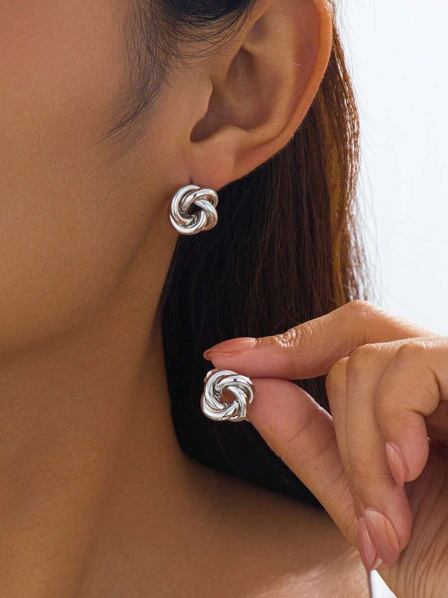 1 Pair Stylish Twisted Metal Minimalist Geometric Silver Twist Clip-On Earrings - Silver - View 1