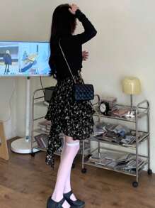 2025年可爱碎花休闲波西米亚系带金属孔眼夏季迷你连衣裙，适合女士舞台表演、音乐会、约会之夜