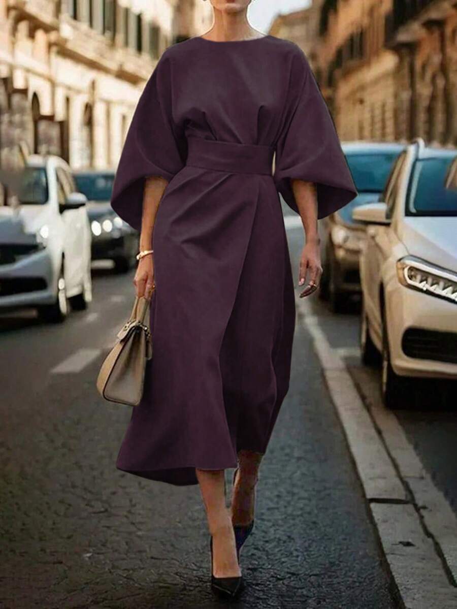فستان طويل أنيق للسيدات بأكمام ثلاثة أرباع مزين بطيات غير متماثلة وشق، لون أحادي، مناسب للارتداء اليومي