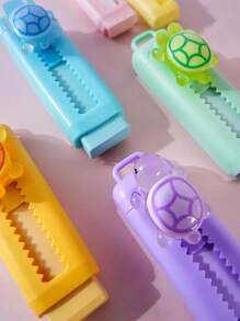 Gomme rétractable mignonne et personnalisée en forme de petite tortue, design extensible pour le dessin et l'écriture, convient pour les examens et l'usage de bureau - Matériau PP durable, gomme en forme de tortue mignonne, design de gomme de dessin animé créatif, propre et peu émiettante, style poussoir personnalisé, convient pour la rentrée scolaire, fournitures scolaires, gommes pour enseignants, outils de correction de bureau et d'étude, fournitures scolaires, rentrée des classes