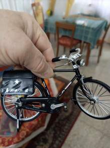 Vélo vintage rétro classique, décoration maison DIY, mini proportion combinée avec valise, kit artisanal DIY, démontable, modèle de mini vélo en alliage, mini objets, en alliage d'aluminium pour collectionneurs et passionnés, idéal comme cadeau d'enseignant et cadeau d'Halloween, décoration de Noël, cadeau de Noël pour les meilleurs amis.