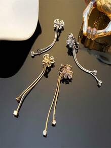 1 par de pinzas para las orejas con borlas largas y mariposas plateadas con incrustaciones de piedras rhinestone, brillantes y elegantes, versátiles para uso diario, joyería de fiesta, regalo de San Valentín, mamá, madre, Día de la Madre