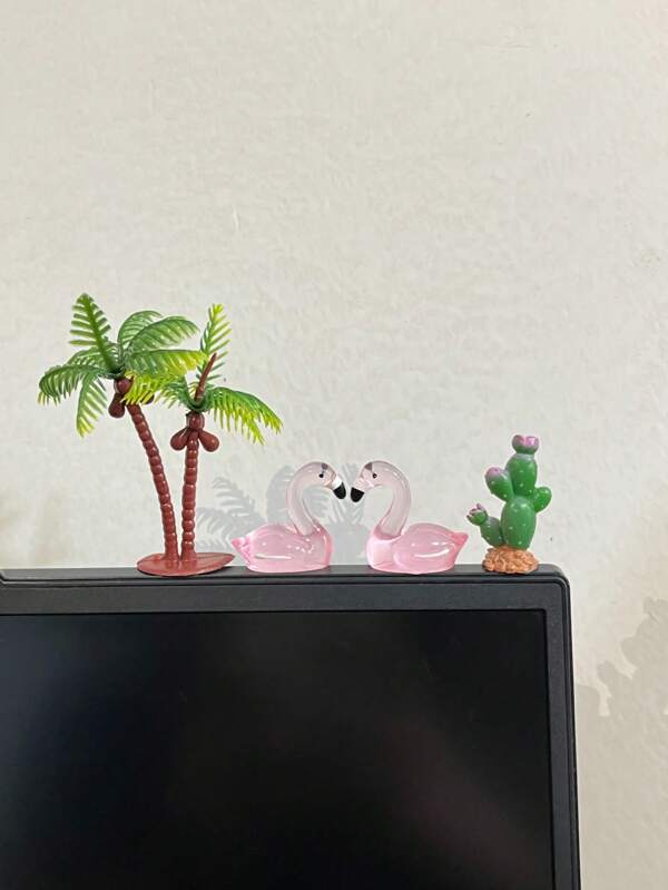 1 pieza/4 piezas Flamenco, Palmera y Cactus de resina, figura decorativa de verano fresco, mini decoración para el salpicadero del automóvil, acuario, jardín de hadas, hogar, monitor y decoración de altavoces