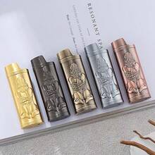 1 szt. Metalowe etui na zapalniczkę z wytłoczonym wzorem 3D, odporne na nacisk i upadek, idealnie pasuje do zapalniczki BIC J6 – idealny prezent dla palaczy, ojców, mężów, prezent świąteczny – zapalniczka nie jest dołączona - Wielokolorowe - Zobacz 2