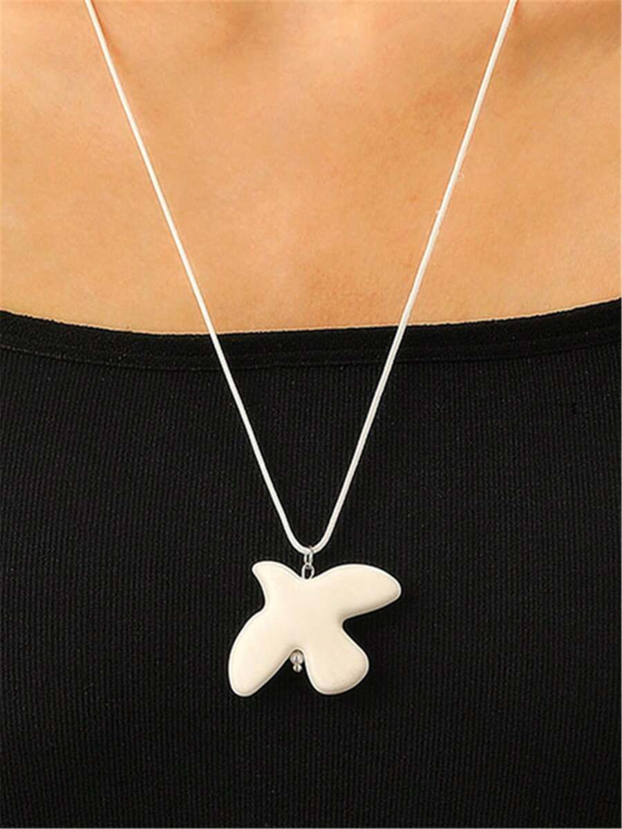1pc Fashion Long Chain Resin White Black Pigeon Pendant Necklace, For Women Party Banquet Travel Jewelry Accessories