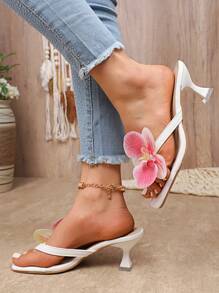 Chanclas con decoración de flores de dedo cuadrado para mujer de talla grande, sandalias de playa casuales de moda de verano 2025