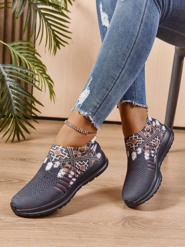 New Women's Knitted Sneakers, Soft Sole Breathable Deodorizing Lightweight Low-Top Casual Fashion Hollow-Out Sports Shoes, Women's Casual Shoes, Breathable Fabric Athletic Shoes, Soft Sole Comfortable Mesh Shoes, Low-Top All-Season Shoes, Suitable For Outdoor, Sports, Daily Wear, Suitable For All Seasons, Knitted Fabric Sock Shoes