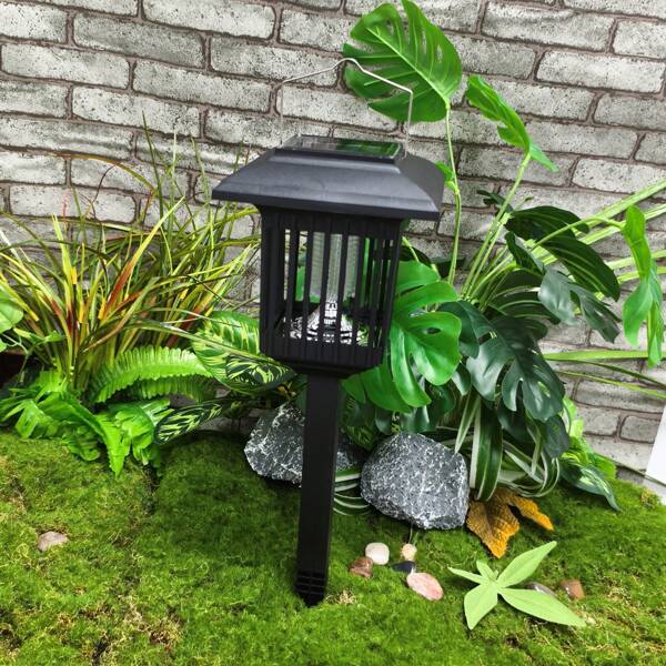 1pc Solar Powered 4-In-1 Mosquito Repellent Lamp, White & UV Light Switchable, Suitable For Lawn, Garden, Villa And Other Landscape Decor