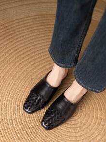 Summer Black Closed Toe Flat Shoes Women's Wine Red Flat Slip-On Shoes Flat Woven Mule Slip-On Shoes